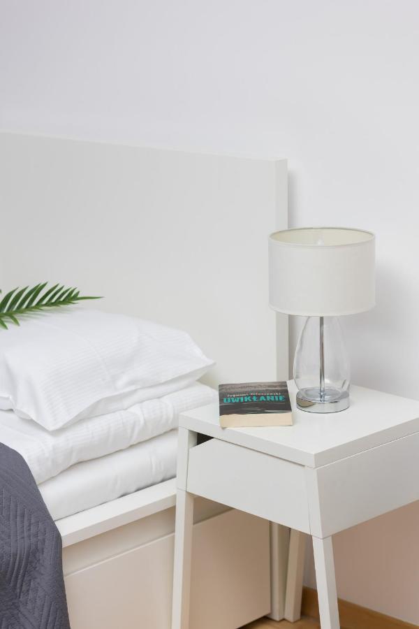 Warsaw Wola Apartment Near Nocny Market By Noclegi Renters Extérieur photo