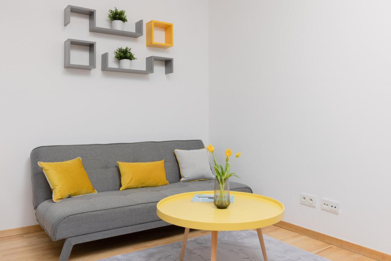 Warsaw Wola Apartment Near Nocny Market By Noclegi Renters Extérieur photo